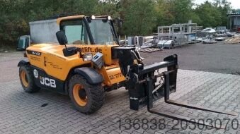 Телескопічний навантажувач JCB 525-60 HI VIZ