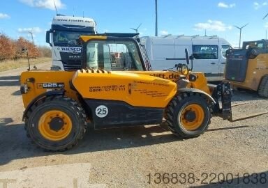 Телескопічний навантажувач JCB 525-60 HI VIZ