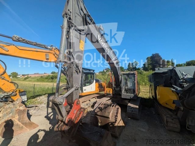 Řetězový rypadlo VOLVO EC 220 / SW + 2 použité lžíce