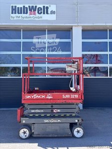 nůžky zdvihací plošina SkyJack SJ 3219 7,80m nůžky pracovní plošina * Akku NEW * použitý