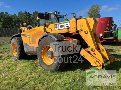 Použitý teleskopický nakladač JCB 560- 80 AGRI SUPER