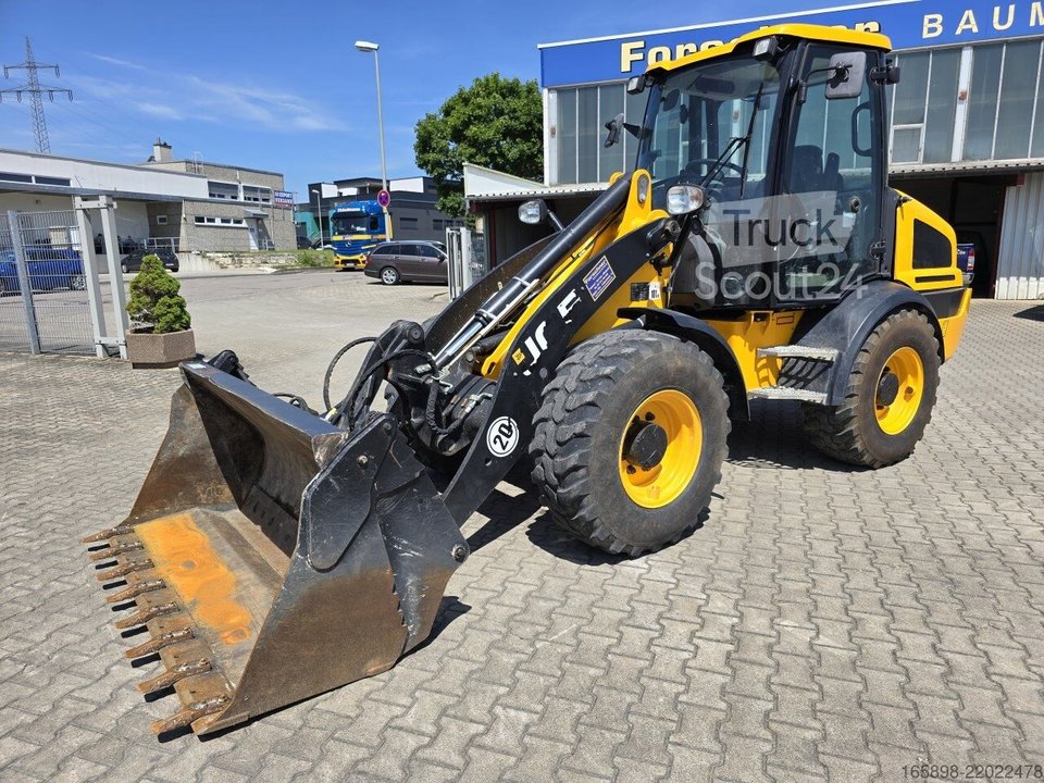 Použitý kolový nakladač JCB 409SV