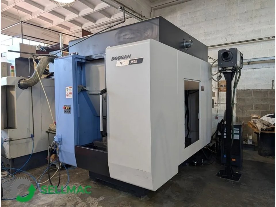ROTATIONSPALETTEN-BEARBEITUNGSZENTRUM DOOSAN VC 3600 JAHR 2018