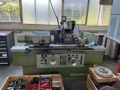 MSO - R-77 - Універсальна кругла шліфувальна машина, включаючи широкий пакет інструментів та аксесуарів