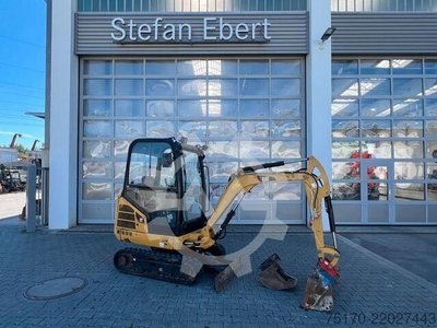 Caterpillar 301.7D / 2015 / nur 1.412h /