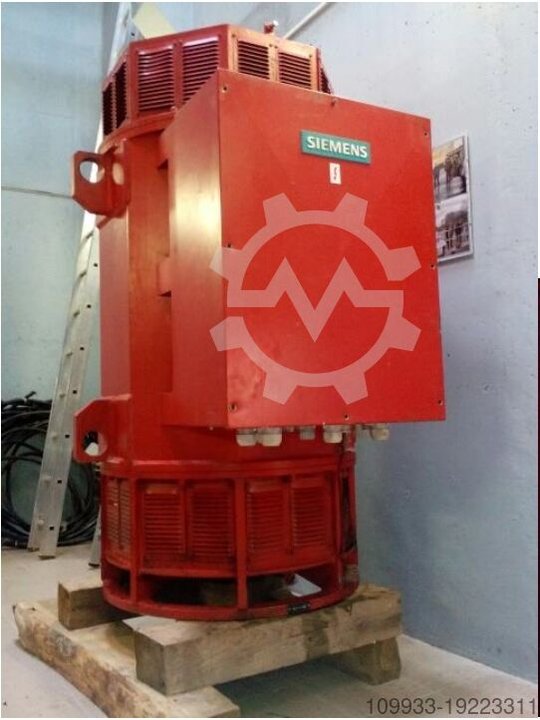 SIEMENS LV generator 895kW