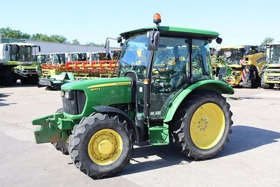 John Deere 5055 E