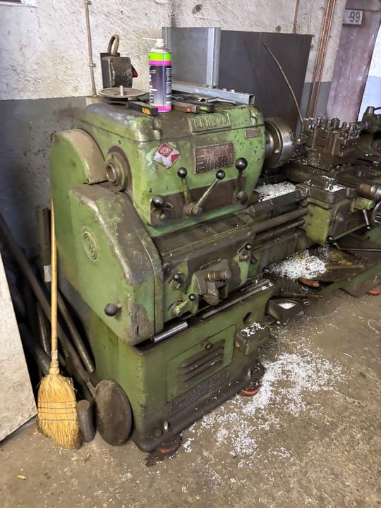 Lathe BRM 200 od Lewark & Voigt Machine Tools