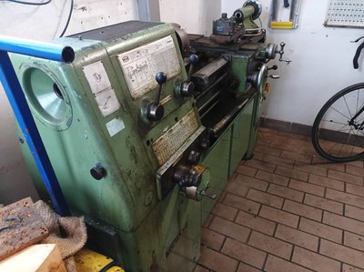 Lathe Weiler Condor Lathe z profesionální školy