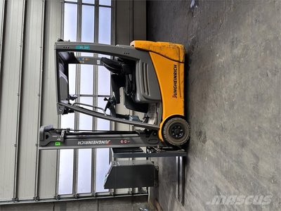 Jungheinrich EFG 215 Triplex