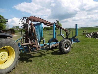 Atlas loaders on trucks
