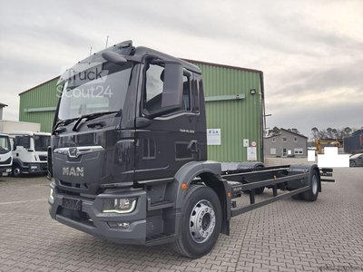 Шасі з кабіною MAN TGM 18.320 4x2 BL CH Chassis Euro 6 Право...
