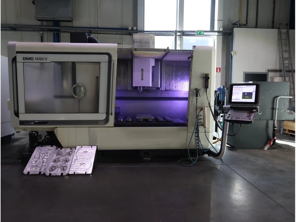 2015 DMG Mori DMC1450V CNC Вертикальні обробні центри