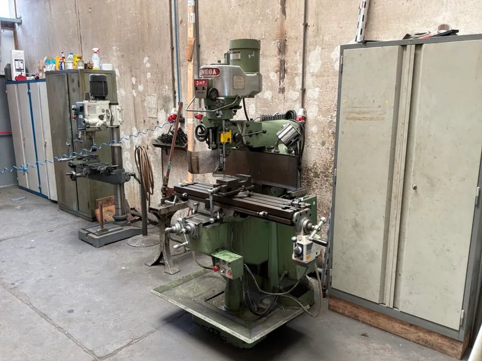 1995 Eumega MDV-2 Вертикальные фрезерные станки