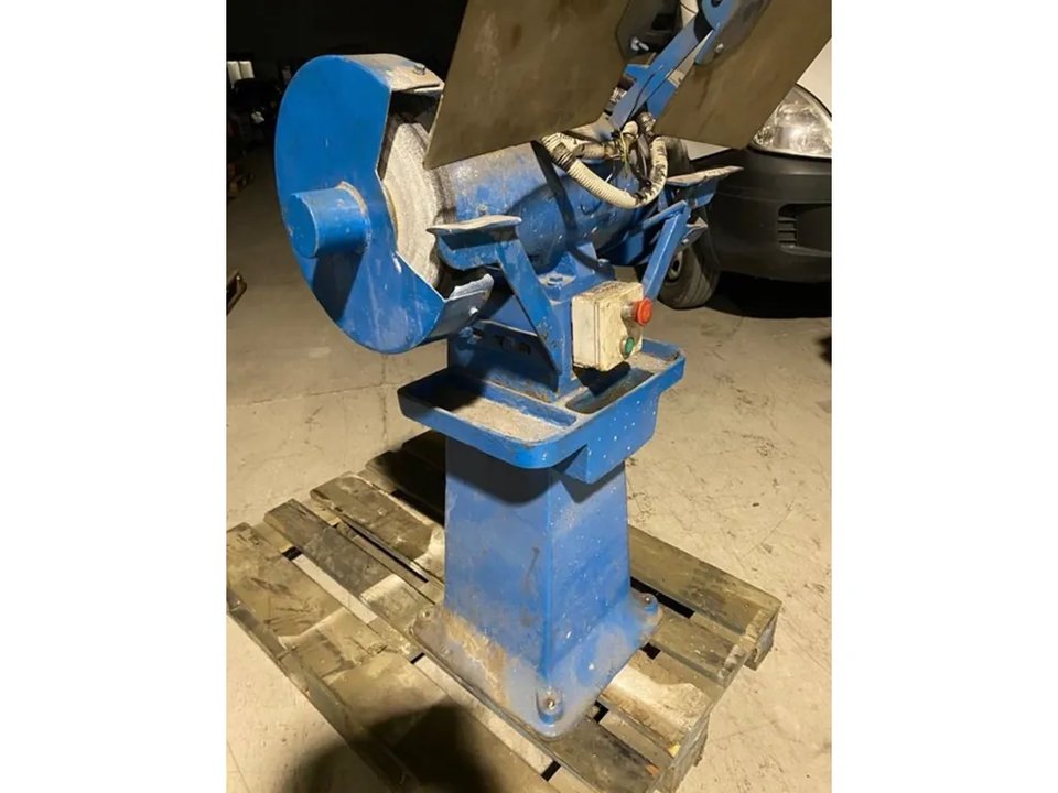 Emery / Grinding Stone (x2)