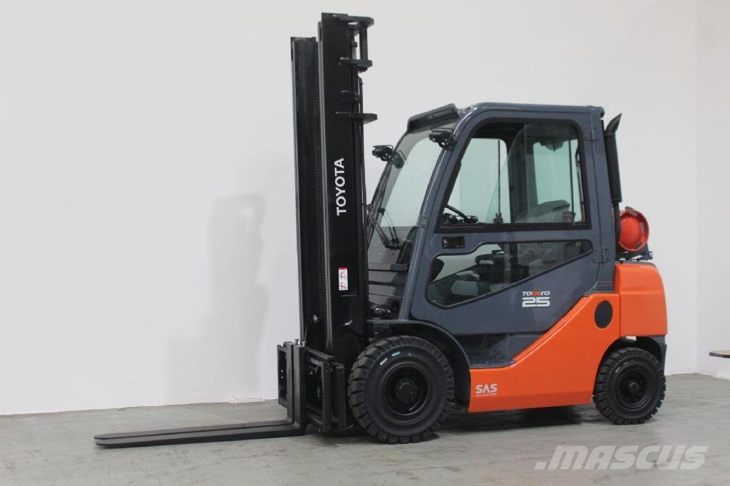 Toyota 02- 8FGF25