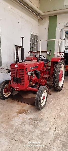 IHC Mc Cormick Farmall D- 324
