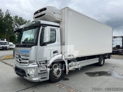 Зарядный грузовик MERCEDES-BENZ Antos1835 Freezer lift. Курение используется