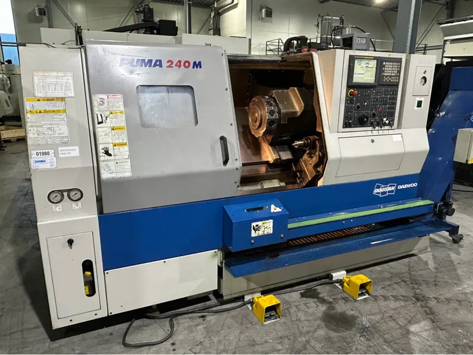 2006 Doosan Puma 240MB CNC lathe
