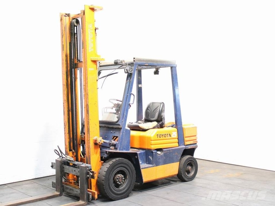 Toyota 02- 5 FDF 25