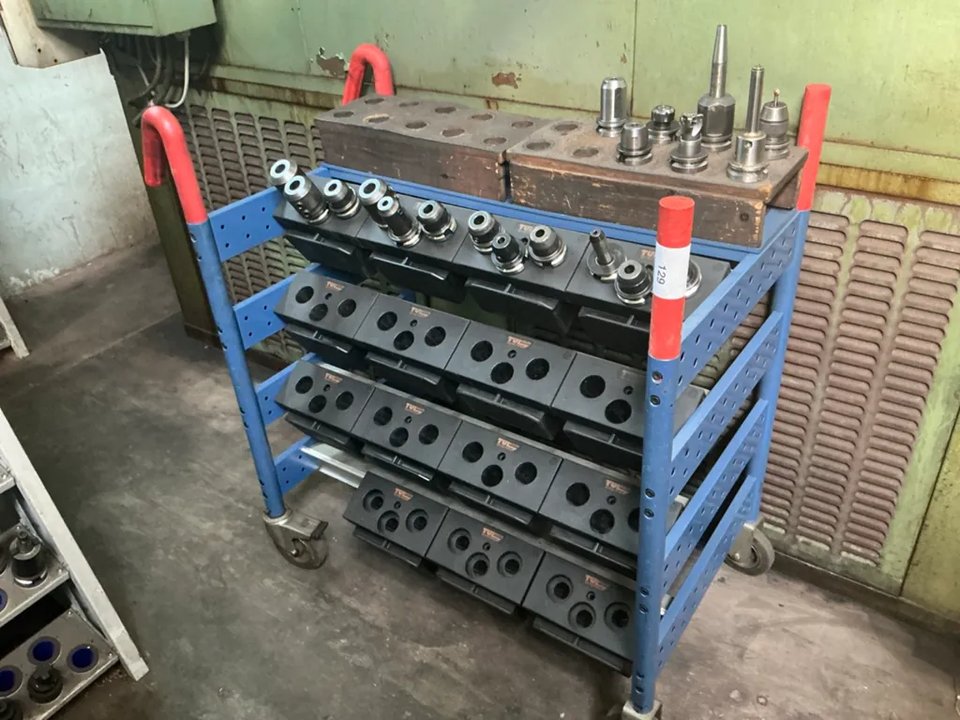 SK40 Mobilní rack s držáky nástrojů
