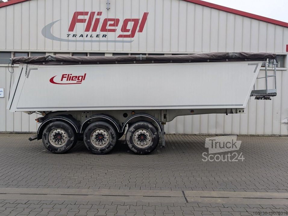 Используется полуприцеп FLIEGL DHKA