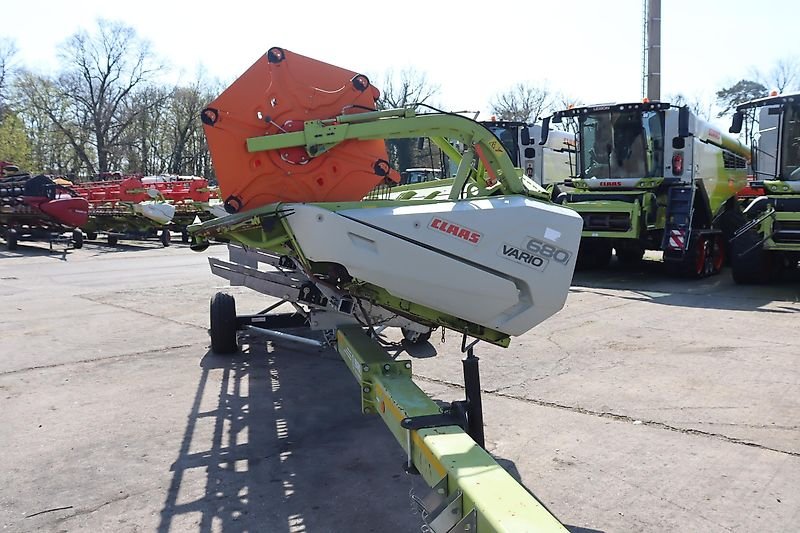 Claas LEXIq 660+V 680