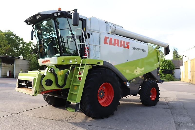 Claas LEXIq 550