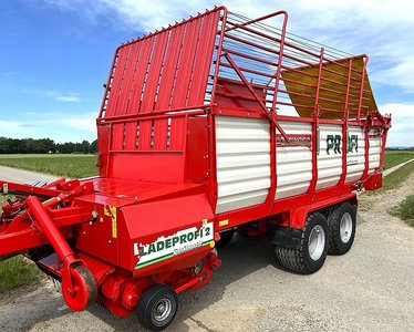 Pöttinger Charger 2 Profimatic с тандемной осью, новыми широкими шинами и электрической работой