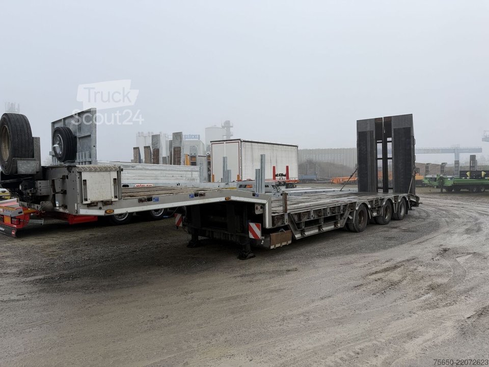 Tieflader-Sattelauflieger Humbaur HTS30  3 Achs Satteltieflader mit Radmulden gebraucht