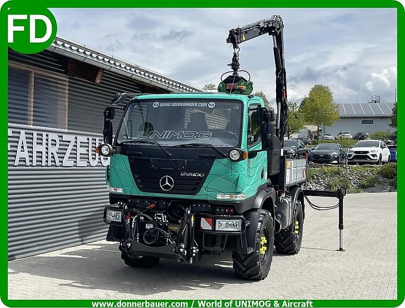 Mercedes-Benz Unimog U20 сельскохозяйственный с краном, мегаоборудованием