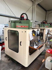 4x Bearbeitungszentrum Tongil TNV 40 CNC Fräsmaschine Export