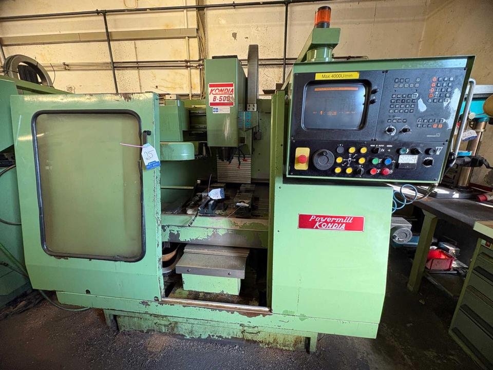 KONDIA B 500 CNC vertical machining center