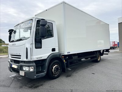Грузовик с кейсом Iveco 120E25 используется