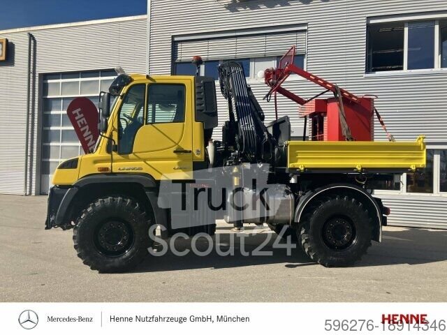 Специальный грузовик Mercedes-Benz Unimog U 530 с краном Unimog