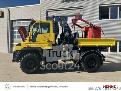Специальный грузовик Mercedes-Benz Unimog U 530 с краном Unimog
