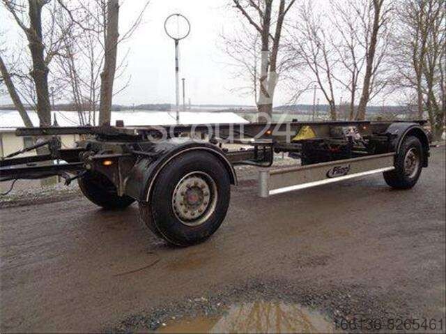 Используется сменное шасси Fliegl ZWP 180