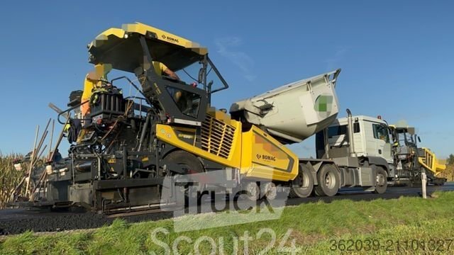 BOMAG BF 600 P-2 PAVER FINISHER ASPHALTFERTIGER 2 X použitý