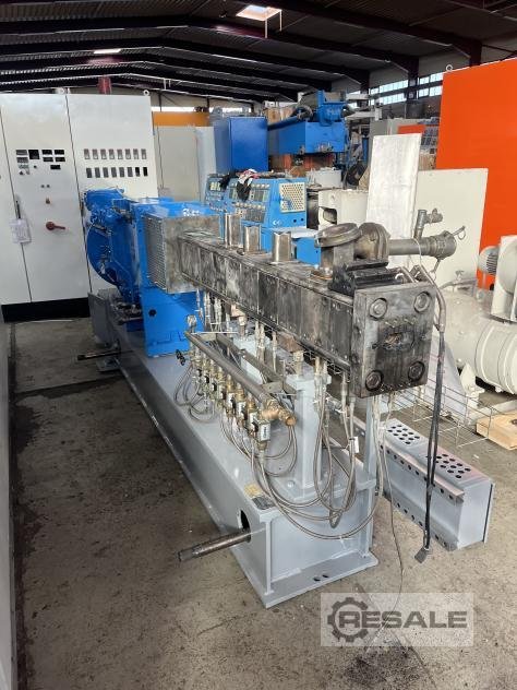 Double screw type extruding machine COPERION WERNER + PFLEIDE ZSK 40 MC