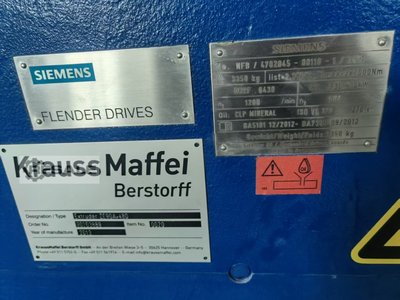 Podwójna maszyna do wytłaczania typu śrubowego KRAUSS MAFFEI ZE90A, 480