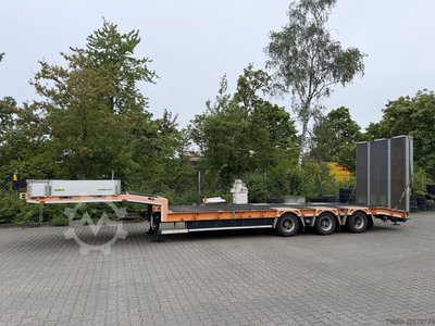 Humbaur HTS30  3 Achs Satteltieflader, neuwertig