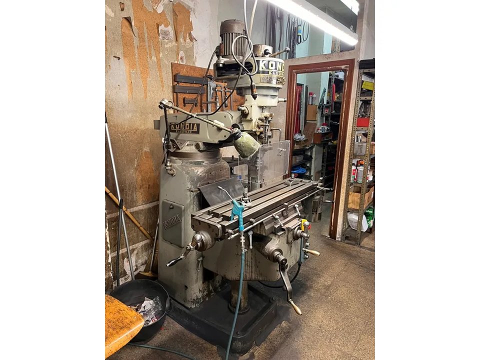 KONDIA KP90 Tower Milling Machine