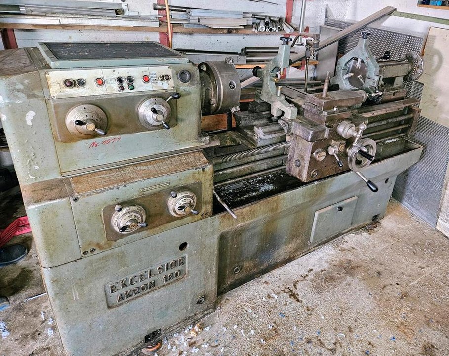 Tokarka - Excelsior AKRON 180