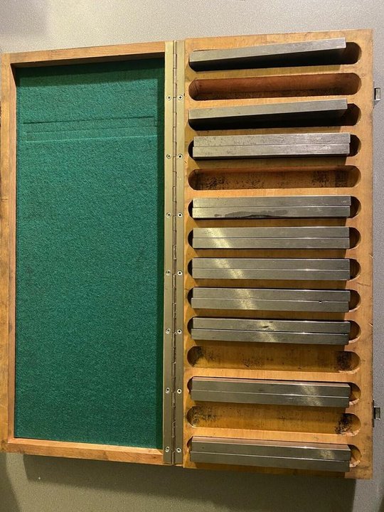 Parallel strips for milling machine screwstock parallel support 1