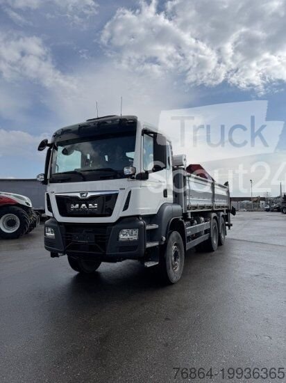 Трехсторонний грузовик MAN TGS 26.430 6X4 3-SEITENKIPPER, HMF 2020K-RC HECKKRAN ABNEHMBAR, используется