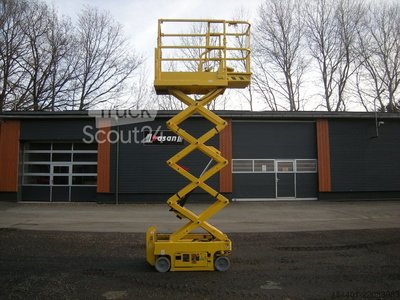 Используется ножница подъемной платформы Genie GS 1330