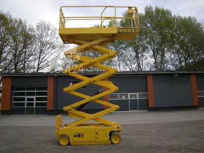 Scissors lifting platform Genie GS 3246 (ID3973) used