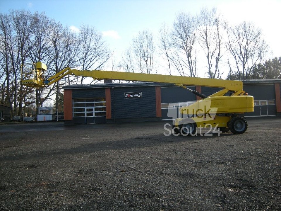Telescopic boom Genie S85 Allrad used