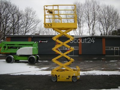 Scissors lifting platform Genie GS 1330 (ID4016) used