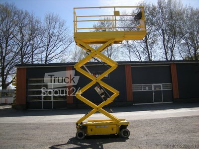 Scissors lifting platform JLG 1930ES used